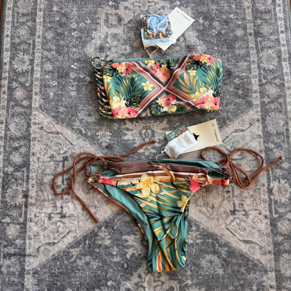 O’Neill Estella Tile Bikini Set XS New with Tags